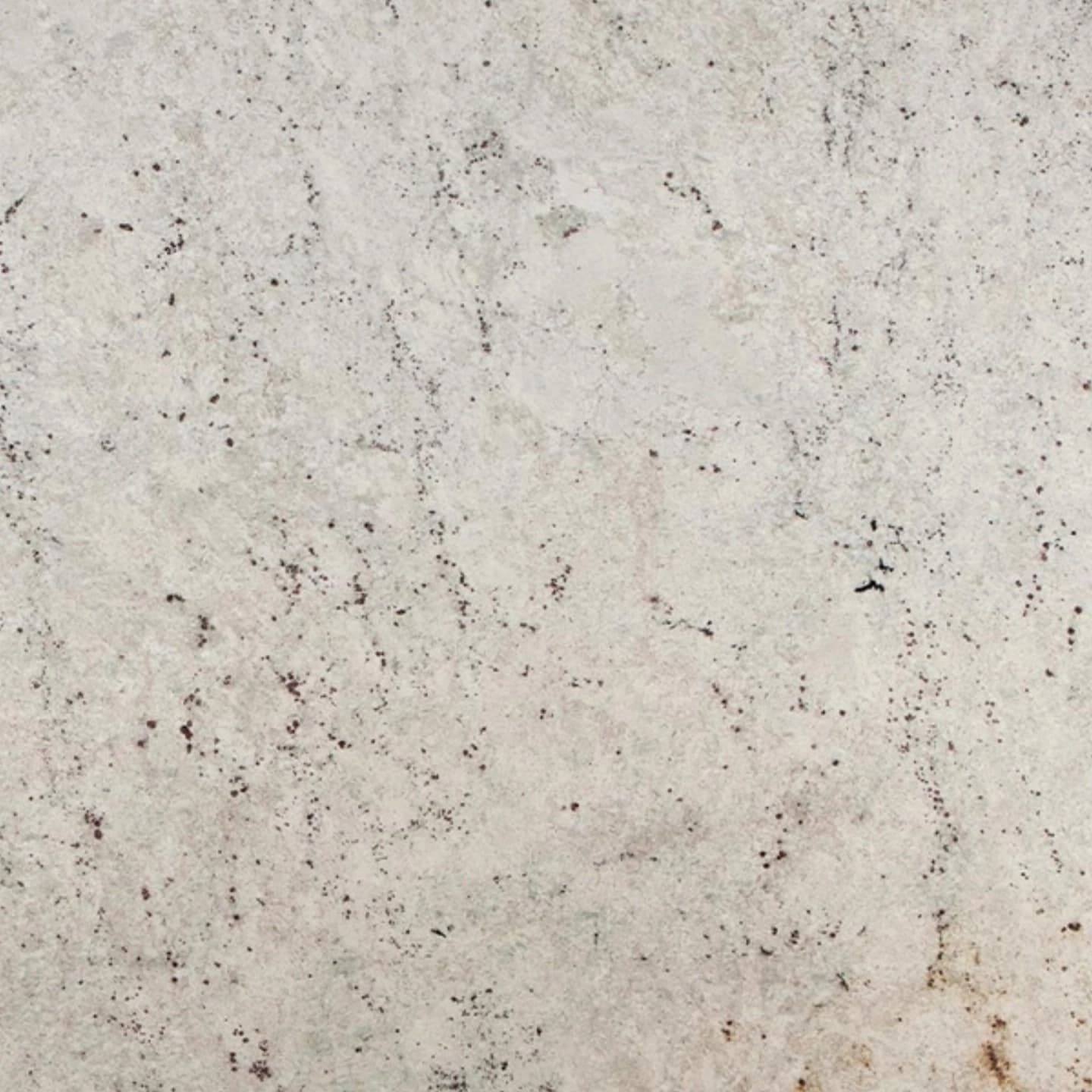 Colonial White — material para encimeras y revestimientos